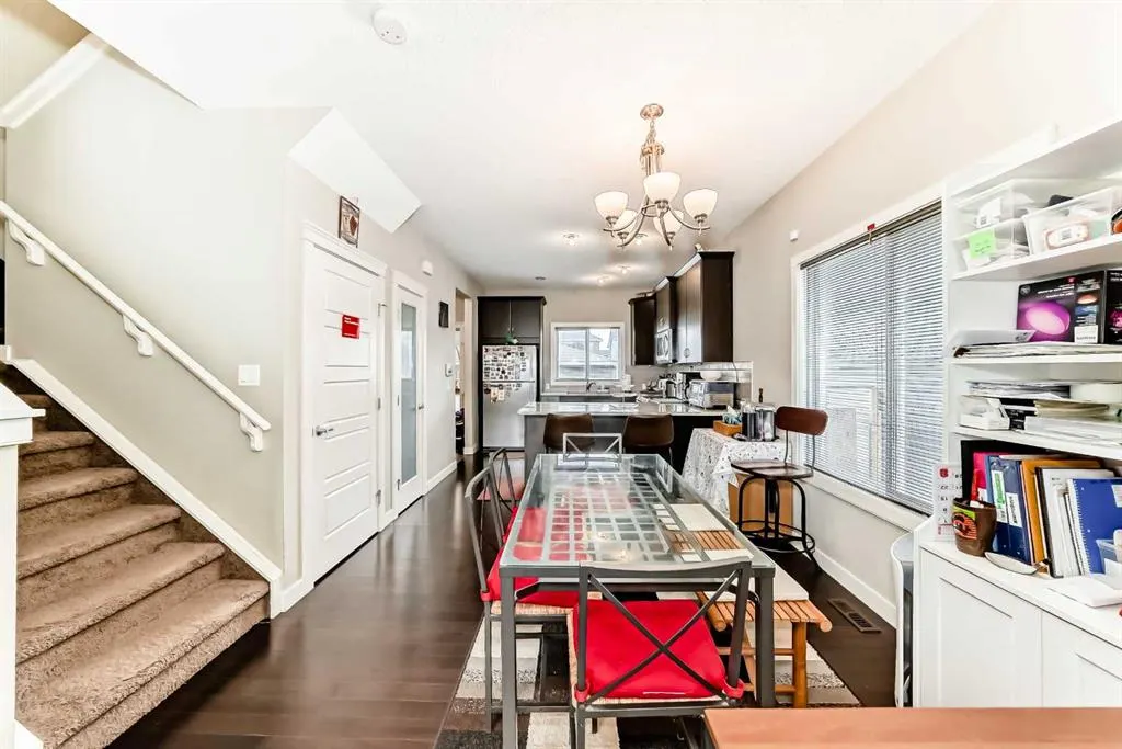 29 Redstone Common NE