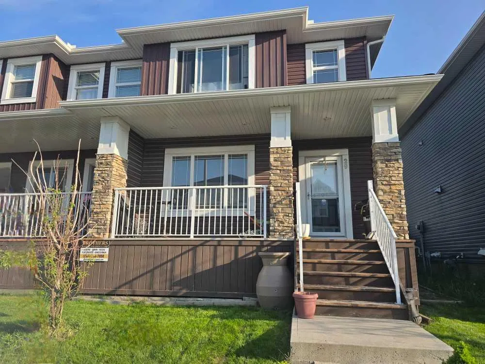 29 Redstone Common NE