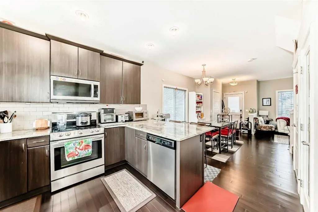 29 Redstone Common NE