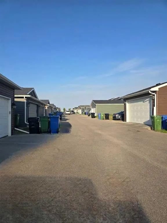 29 Redstone Common NE
