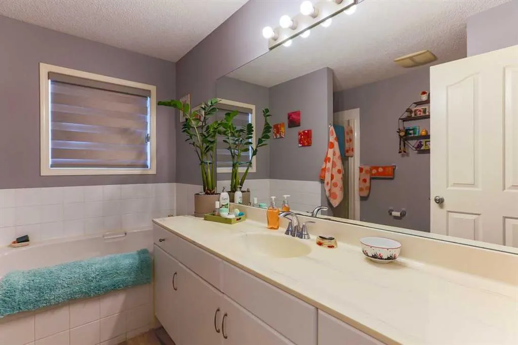 246 Cramond Court SE