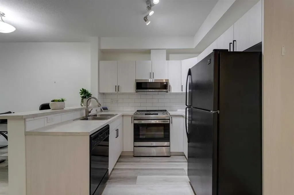 1000 15 Avenue SW, #105