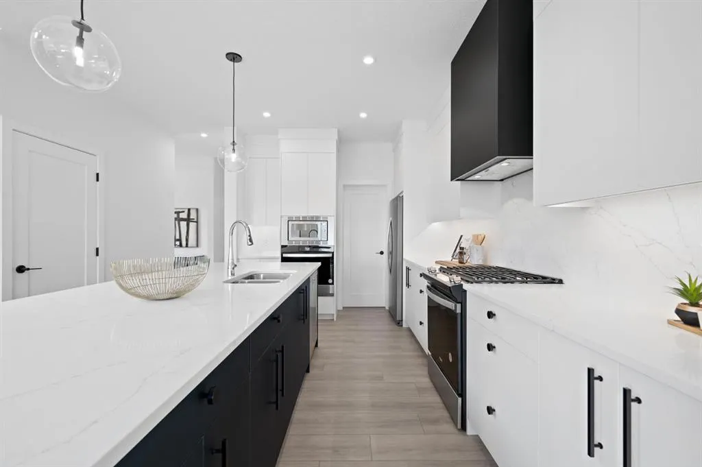 136 Carringvue Place NW