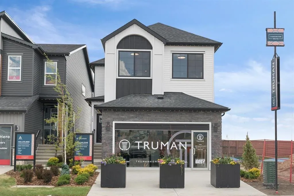 136 Carringvue Place NW