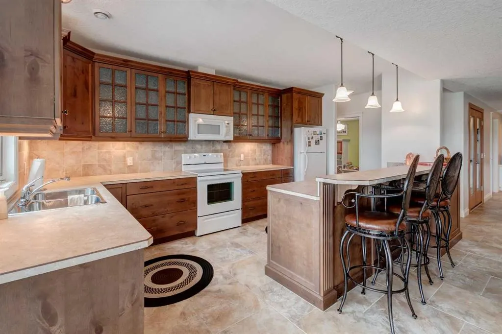 274256 272 Street W, #100