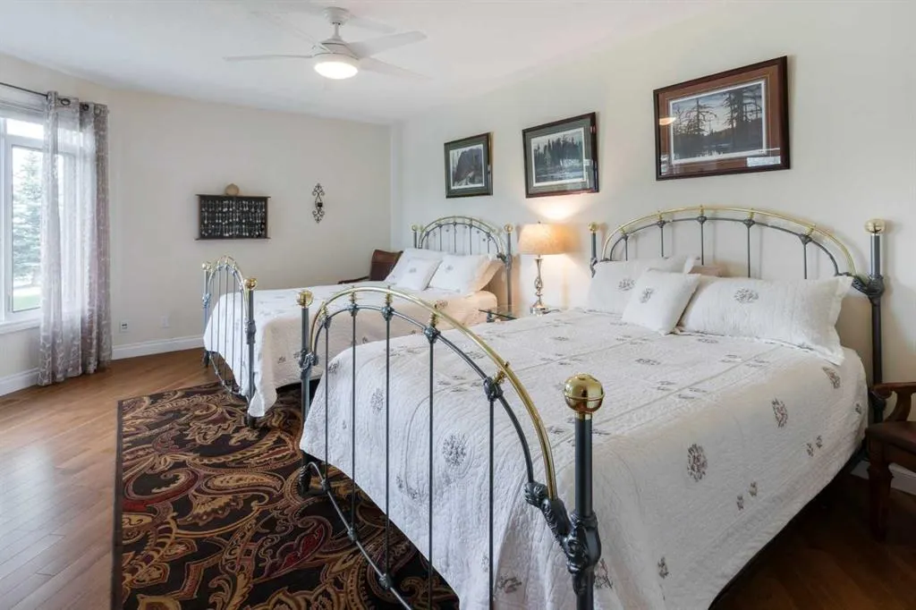 274256 272 Street W, #100