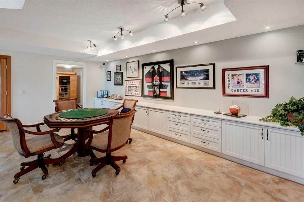 274256 272 Street W, #100