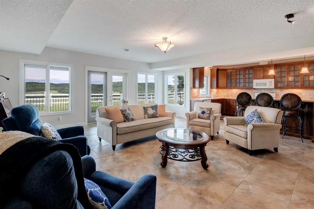 274256 272 Street W, #100