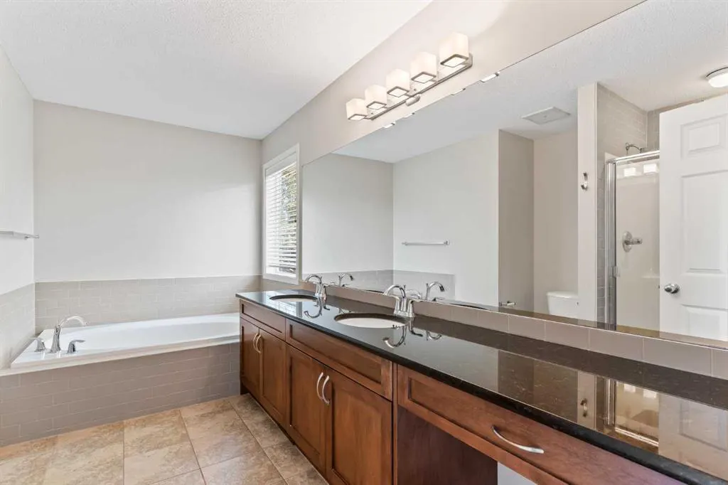 77 Auburn Glen Common SE
