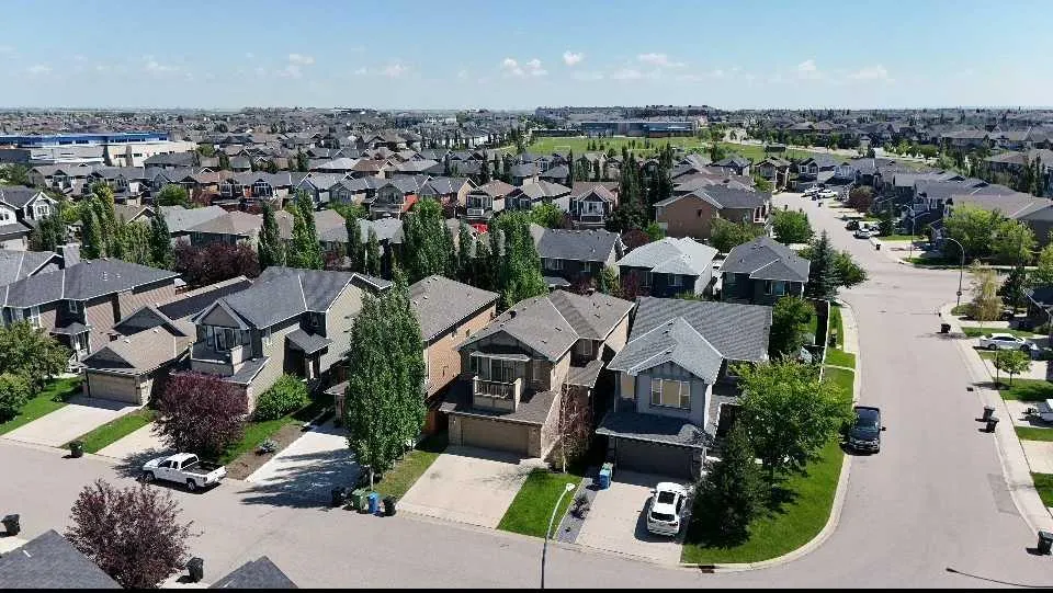 77 Auburn Glen Common SE