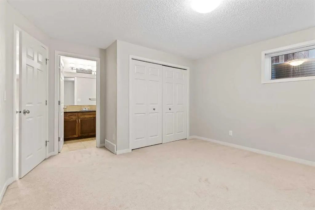 77 Auburn Glen Common SE