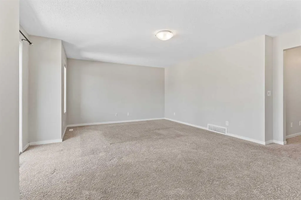77 Auburn Glen Common SE