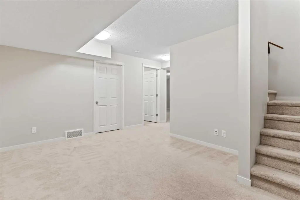 77 Auburn Glen Common SE