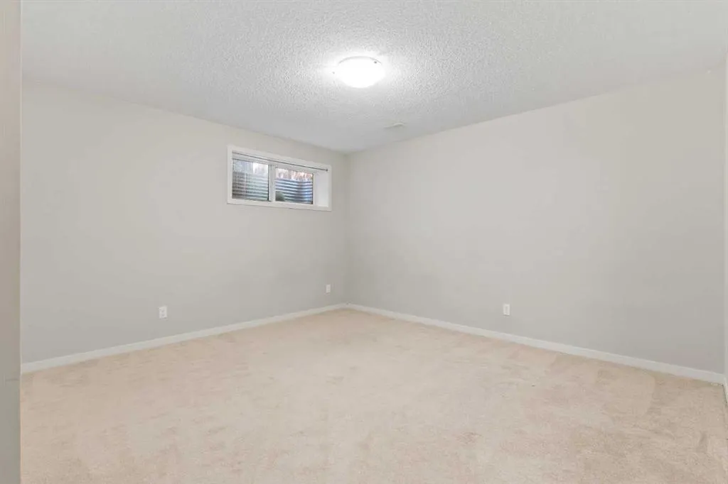 77 Auburn Glen Common SE
