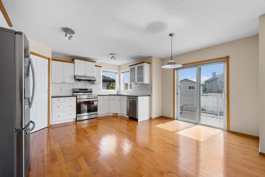 81 Taracove Crescent NE