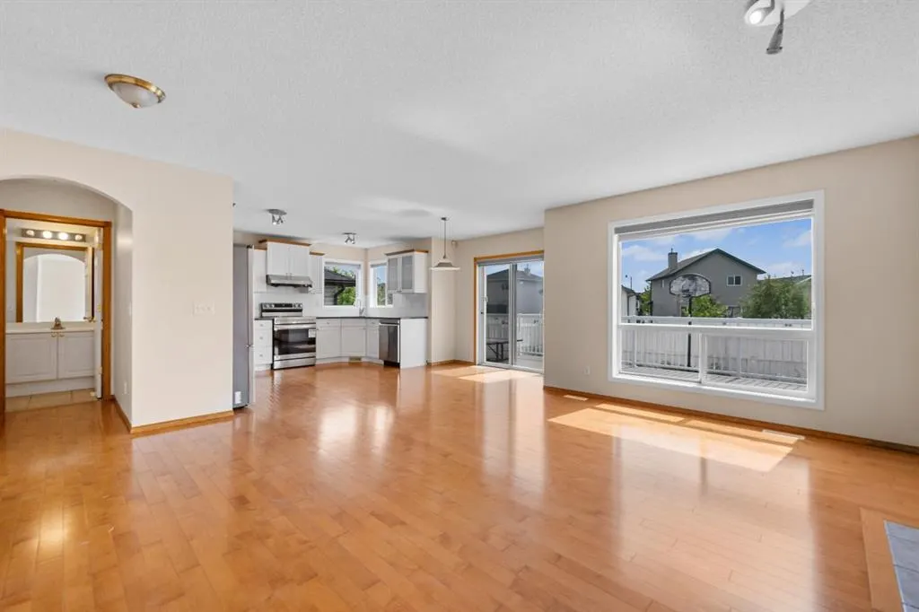 81 Taracove Crescent NE
