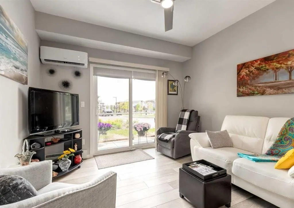 370 Harvest Hills Common NE, #113