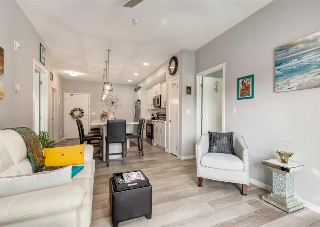 370 Harvest Hills Common NE, #113