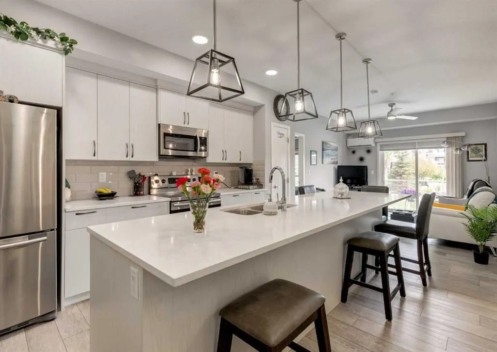 370 Harvest Hills Common NE, #113