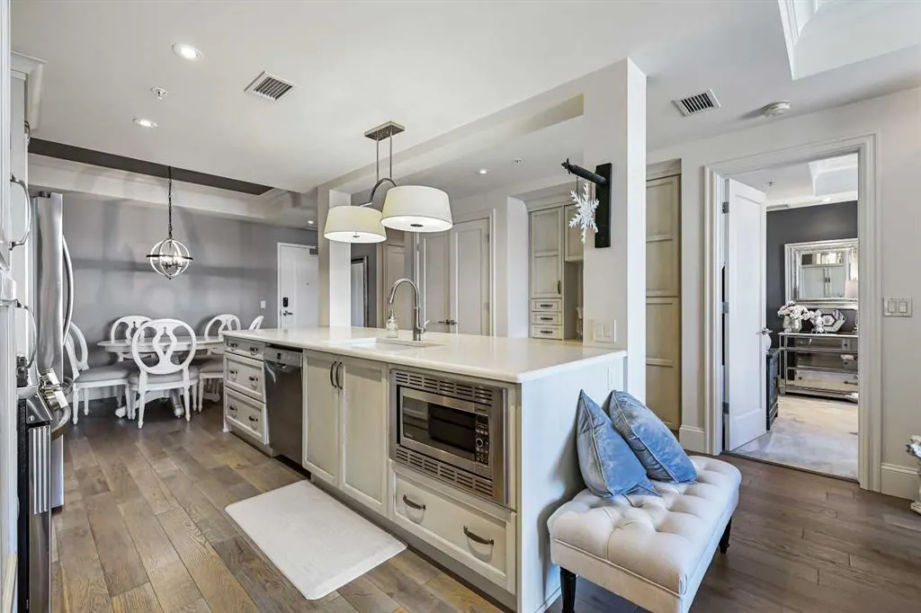 211 Quarry Way SE, #205
