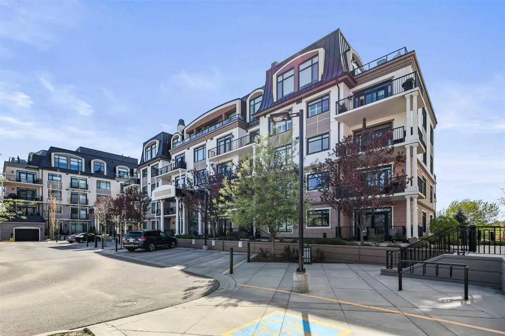 211 Quarry Way SE, #205