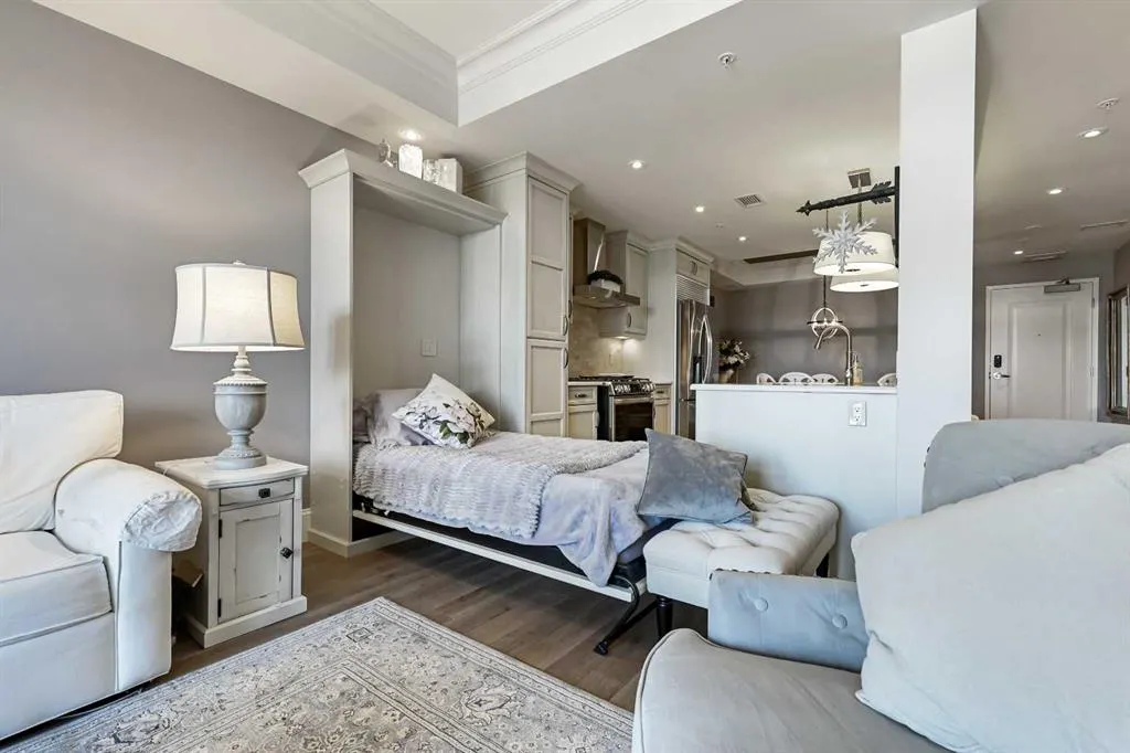 211 Quarry Way SE, #205