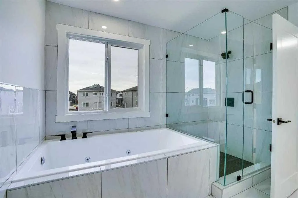 28 Saddlecrest Manor NE