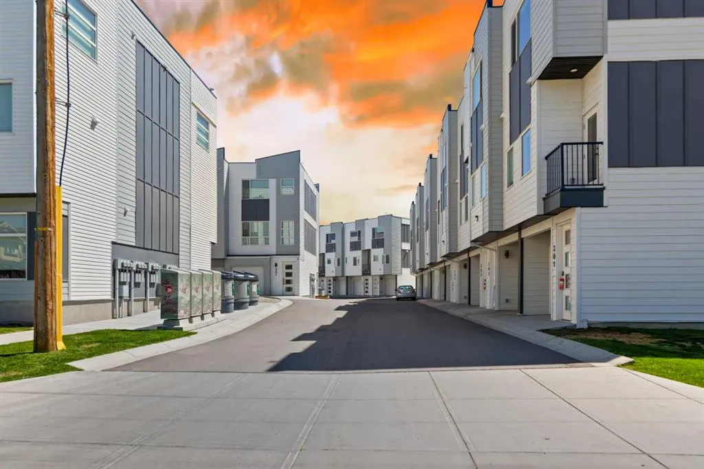101 Panatella Square NW, #302