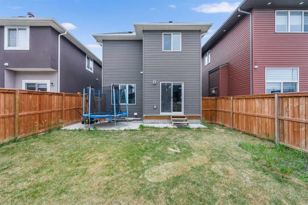 235 Saddlestone Grove NE