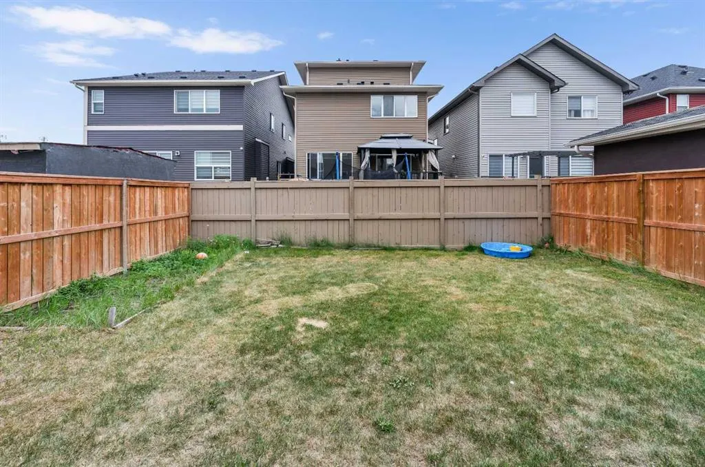 235 Saddlestone Grove NE
