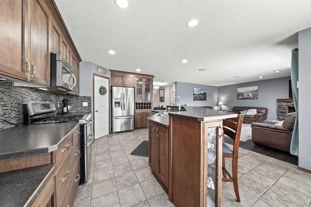 10 Crystalridge Bay