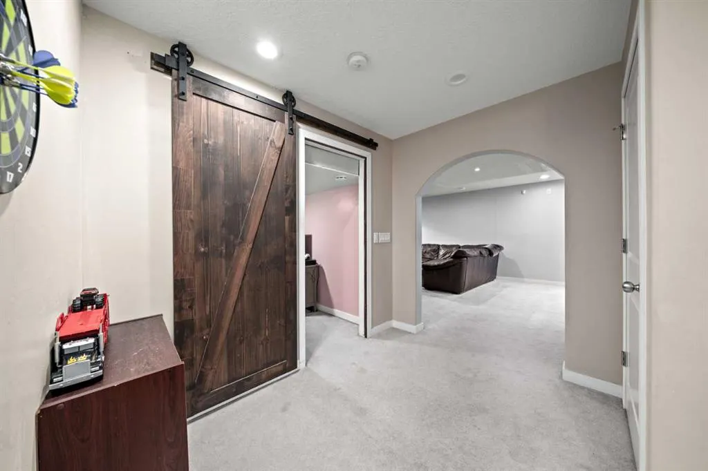 10 Crystalridge Bay