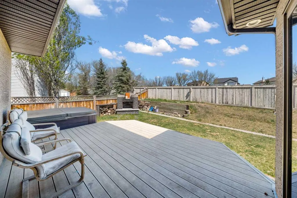 10 Crystalridge Bay