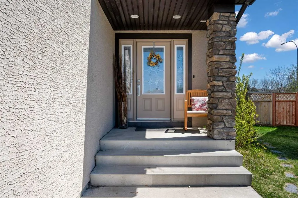 10 Crystalridge Bay