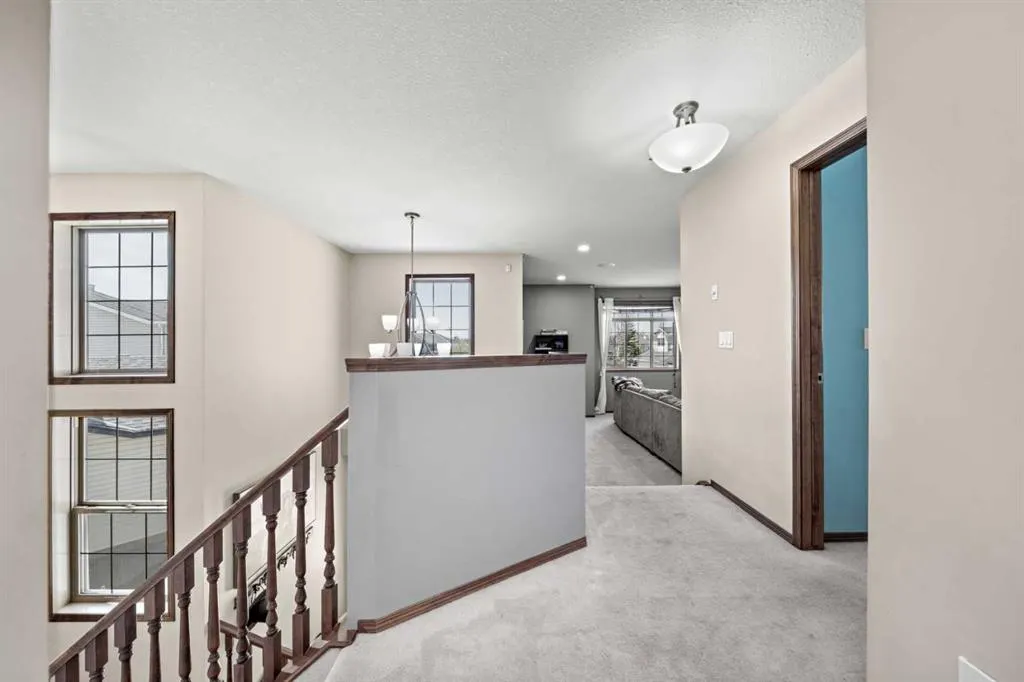 10 Crystalridge Bay
