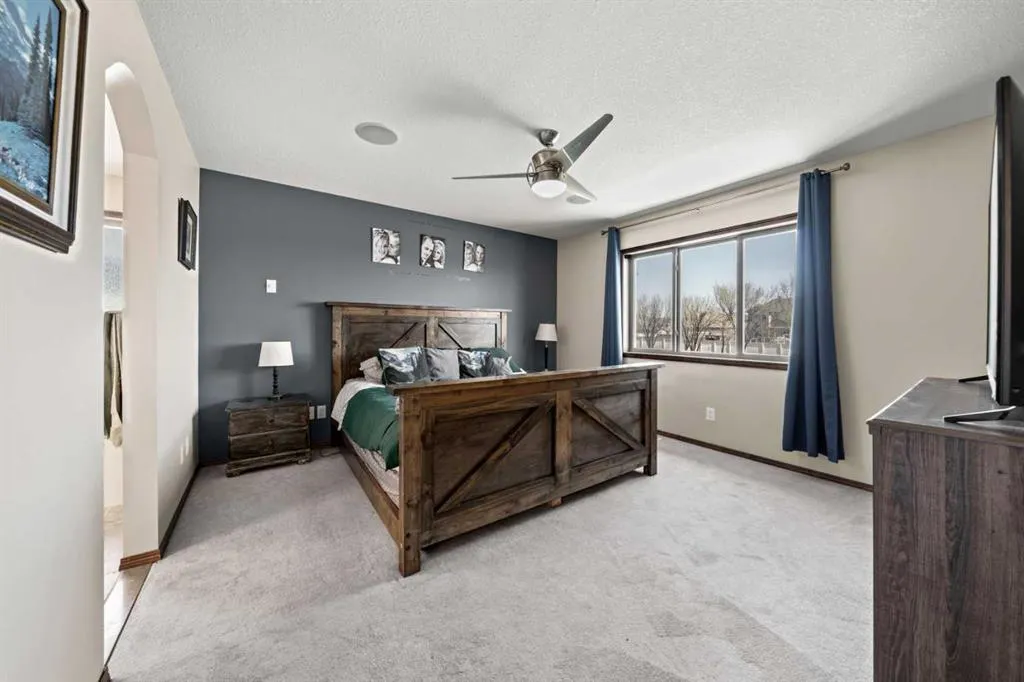 10 Crystalridge Bay