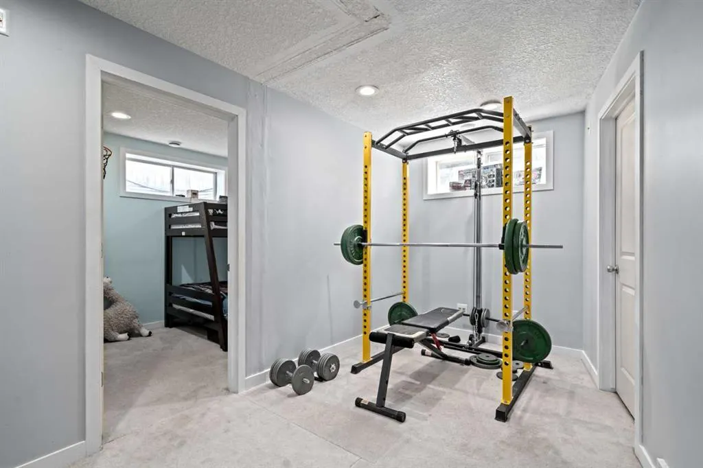 10 Crystalridge Bay