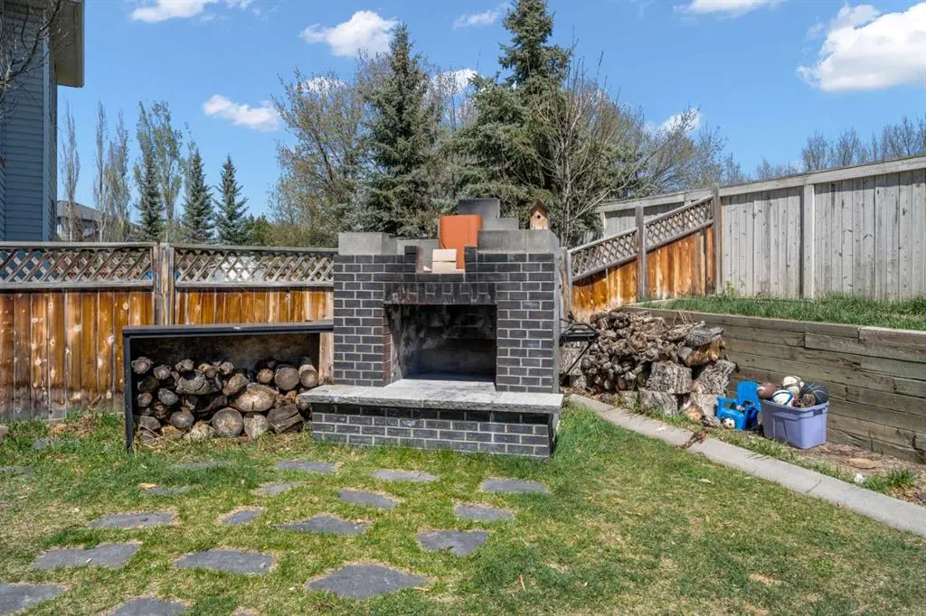 10 Crystalridge Bay