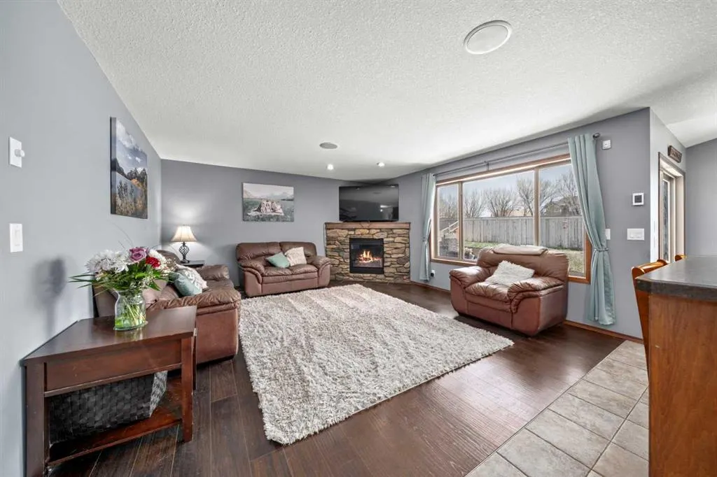 10 Crystalridge Bay