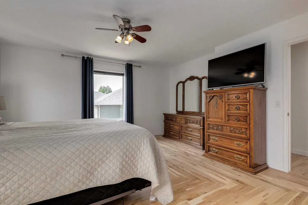 817 Crystal Beach Bay