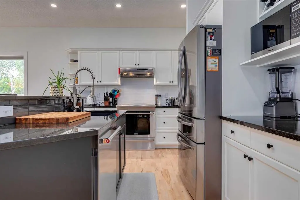 817 Crystal Beach Bay
