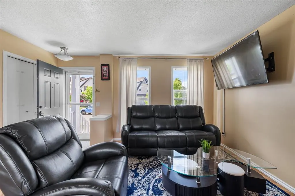 362 Elgin View SE