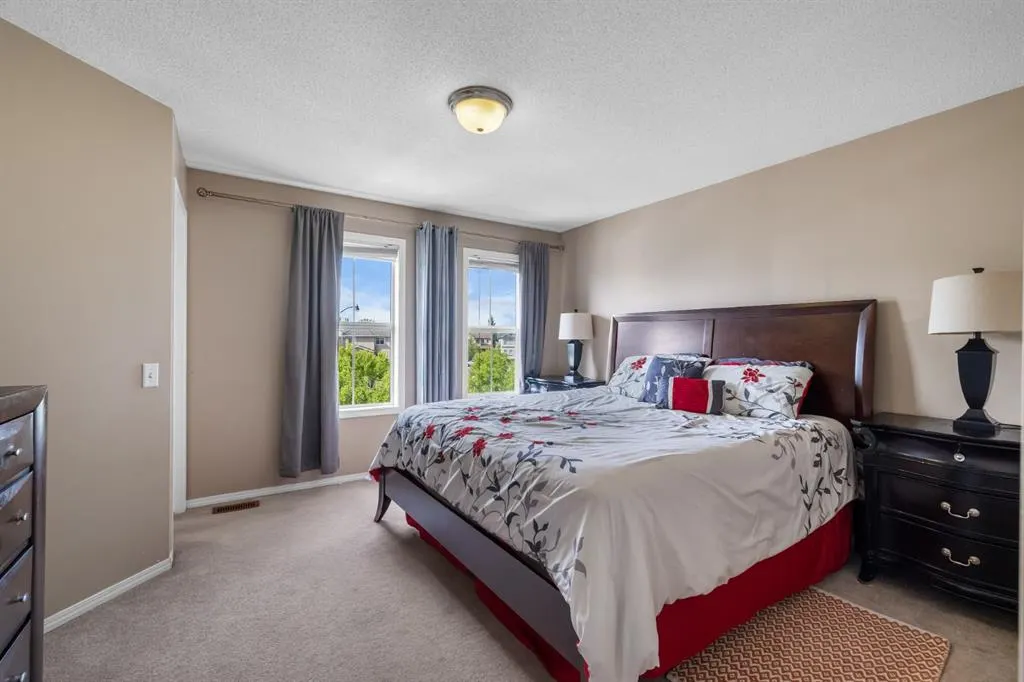 362 Elgin View SE