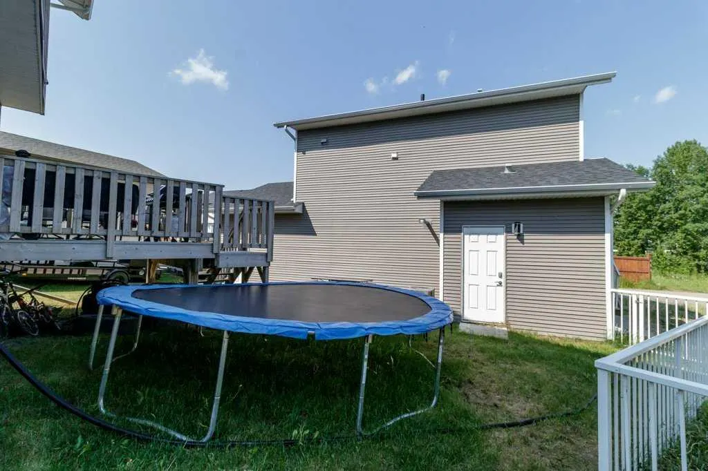 39 Hampton Crescent