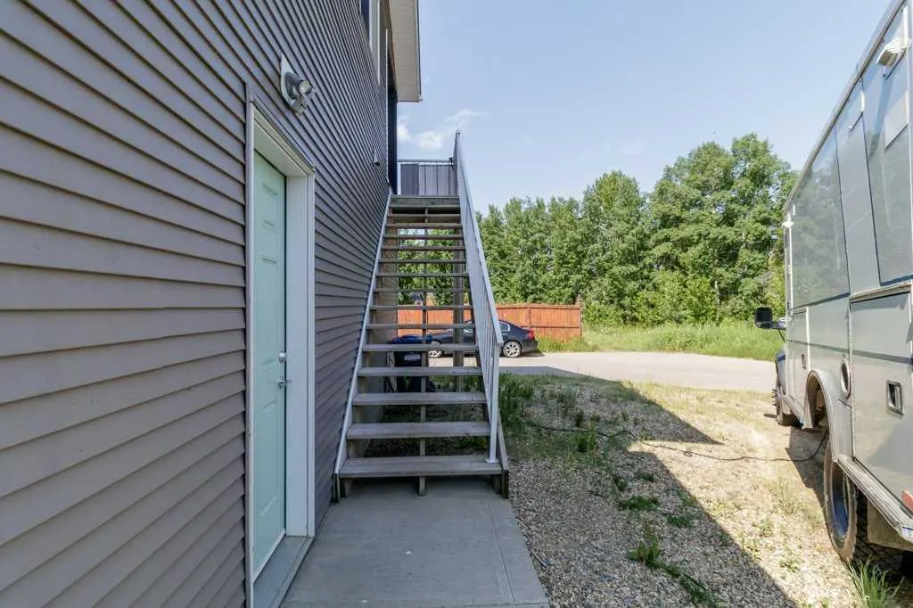 39 Hampton Crescent