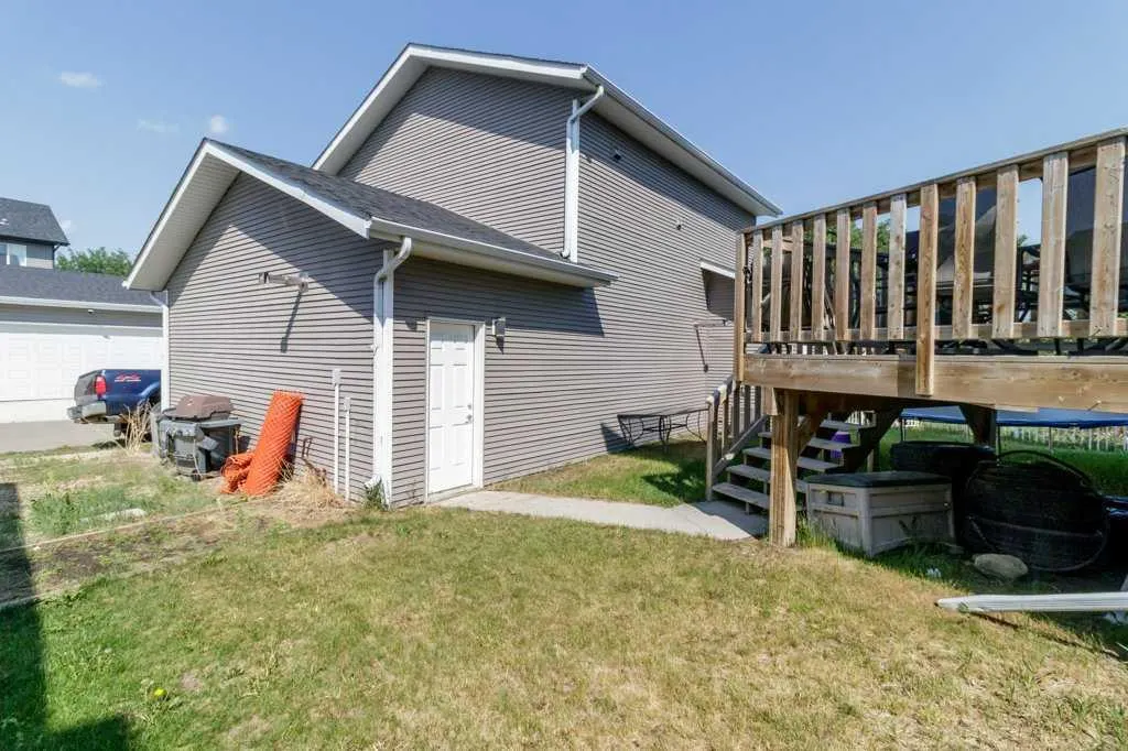 39 Hampton Crescent