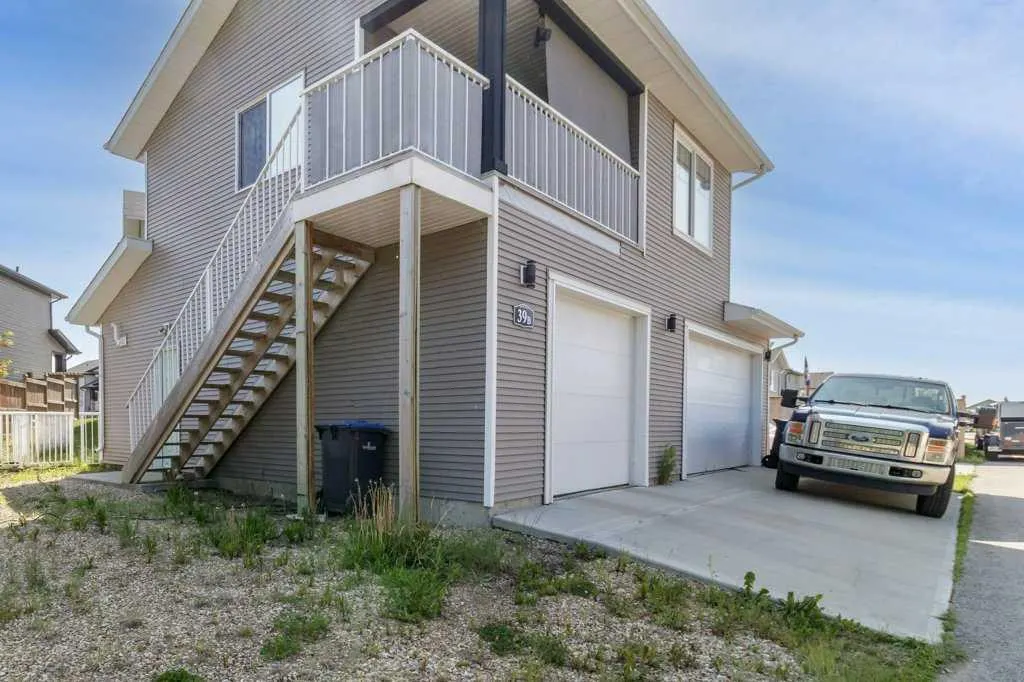 39 Hampton Crescent
