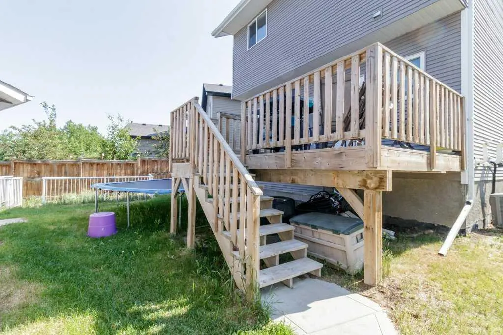 39 Hampton Crescent