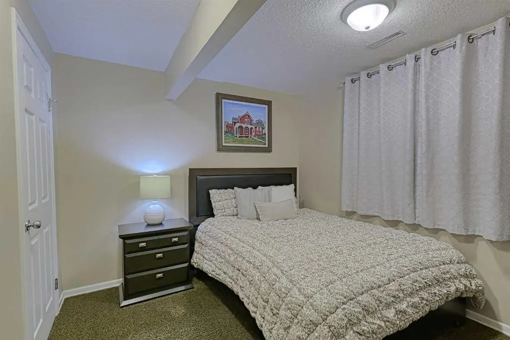 179 West Lakeview Passage