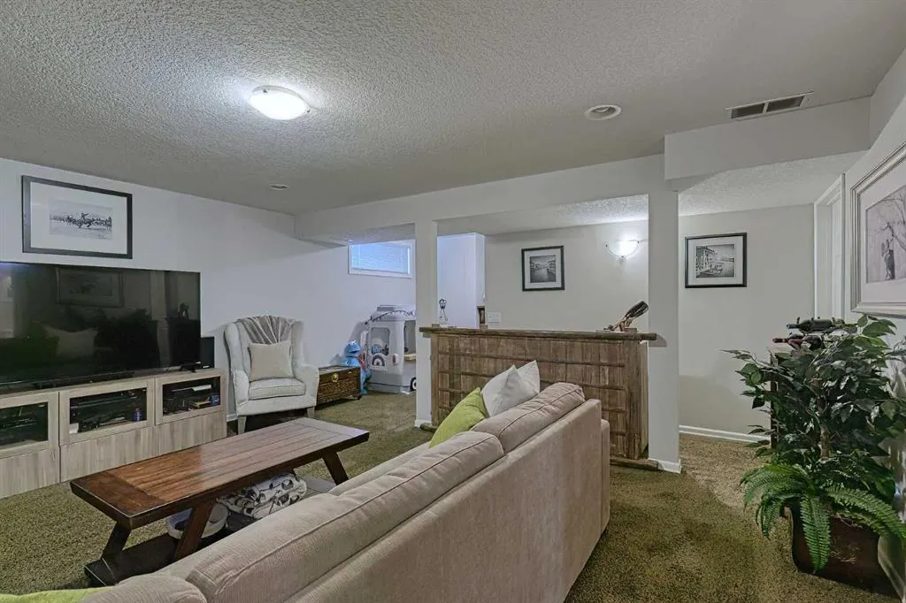 179 West Lakeview Passage